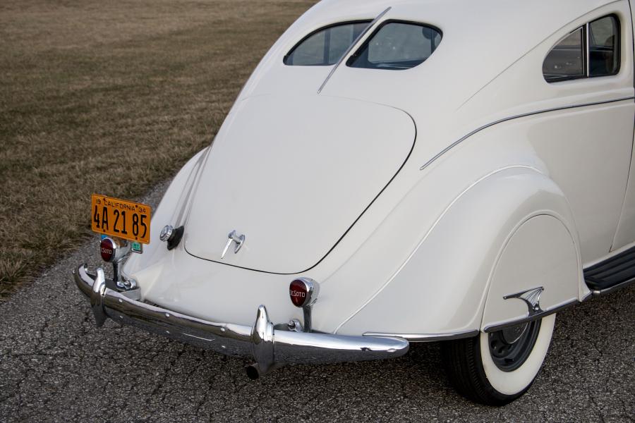 Детали экстерьера DeSoto Airflow Coupe (SE) 1934 года  (фото 9 из 42)